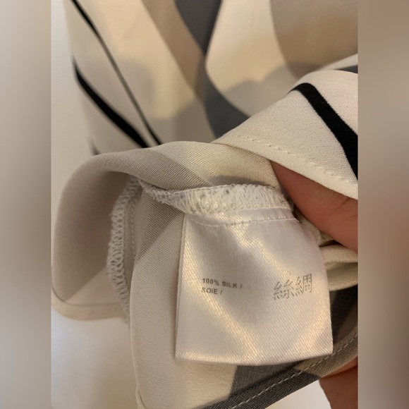 Judith and Charles sleeveless blouse - Picture 3 of 5